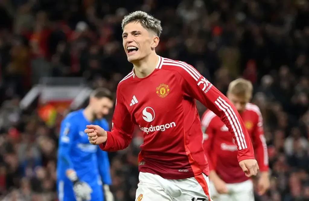 Alejandro Garnacho confirmou sua saída do United e já movimenta o mercado. (Photo by Justin Setterfield/Getty Images)