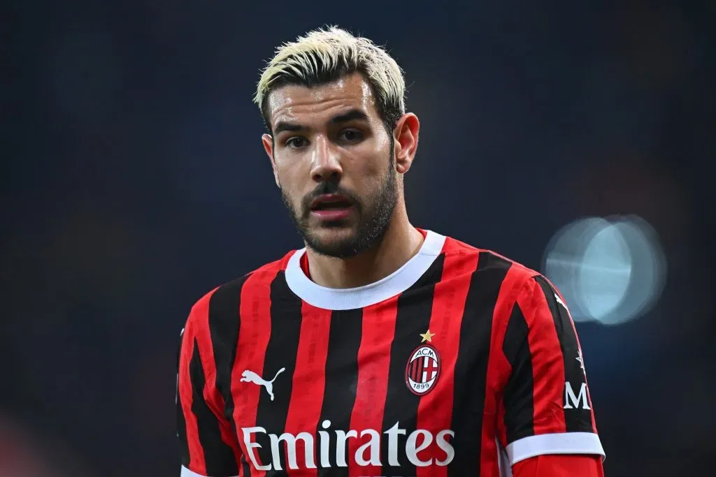Theo Hernández em ação pelo Milan