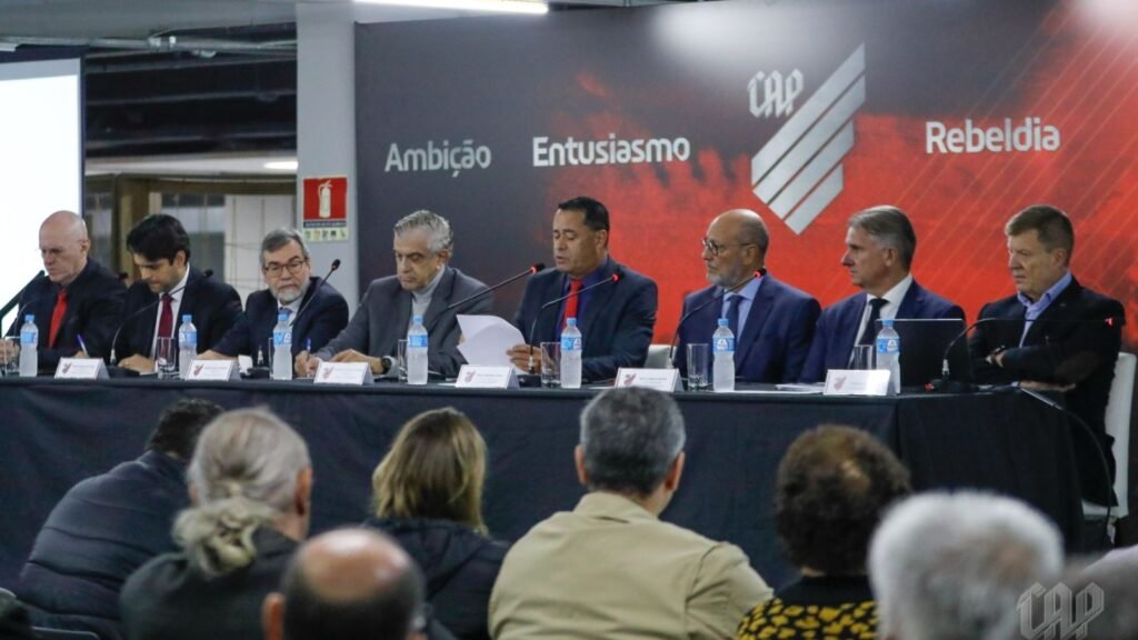 Petraglia em reunião com conselho do Athletico-PR