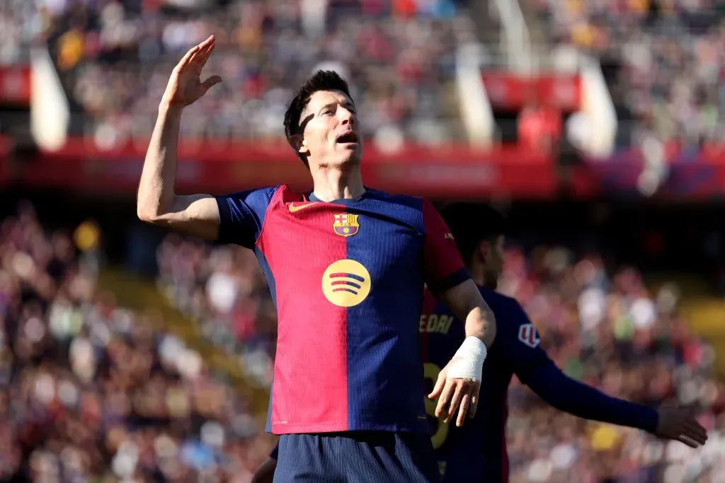 Lewandowski comemora gol pelo Barcelona