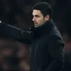 Mikel Arteta, técnico do Arsenal, gesticula durante a partida da Premier League entre Arsenal FC e Tottenham Hotspur FC no Emirates Stadium em 15 de janeiro de 2025, em Londres, Inglaterra. (Foto por Alex Pantling/Getty Images)