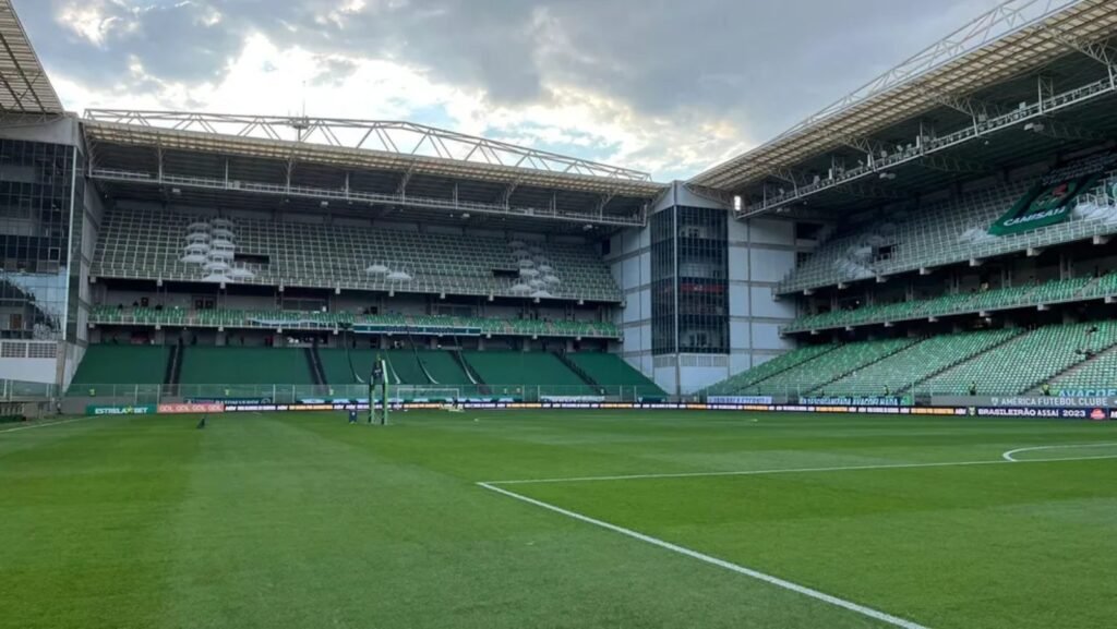 América-MG x Coritiba se enfrentam na Série B