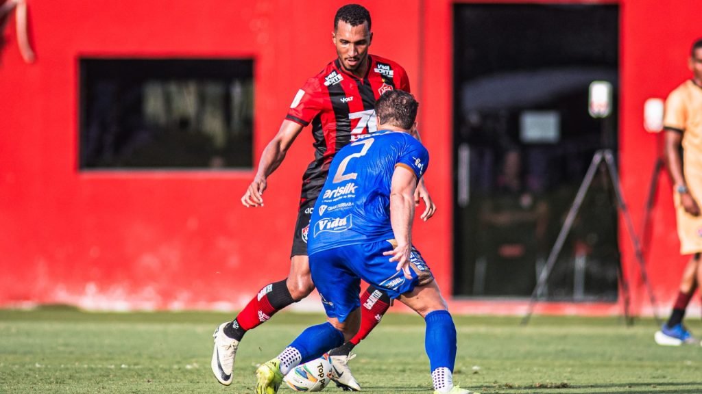 Lucas Braga, Vitória