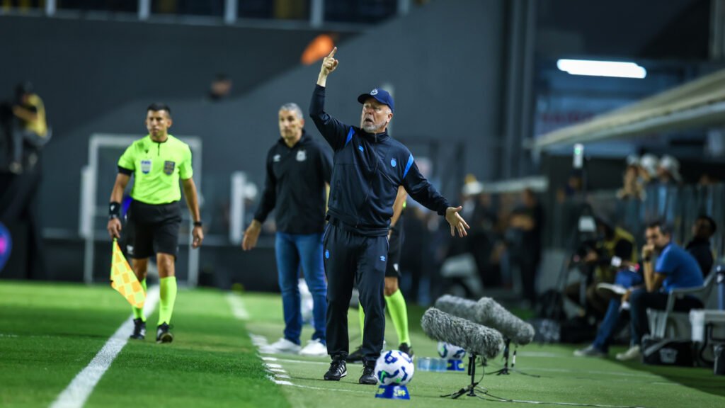 CBF se defende e surpreende ao justificar maioria dos erros apontados em jogos do Grêmio