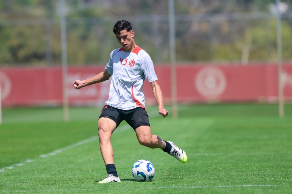Convocação da Colômbia desfalca o Inter: Ramon Díaz perde dupla titular em jogo decisivo do Brasileirão