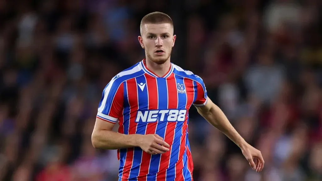 Adam Wharton jogando pelo Crystal Palace. Foto: Justin Setterfield/Getty Images