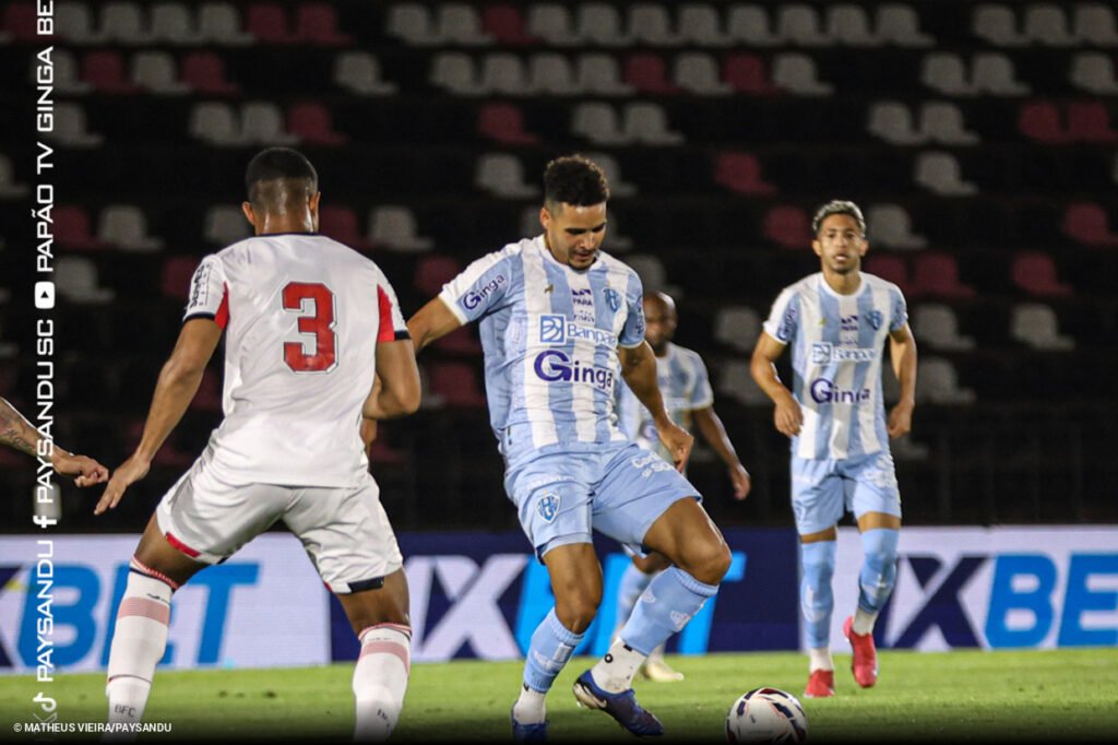 Jogada do jogo entre Paysandu e Botafogo