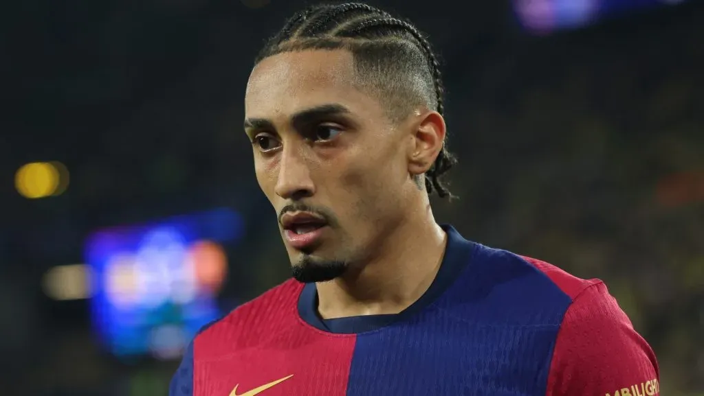 Raphinha em campo com o Barcelona