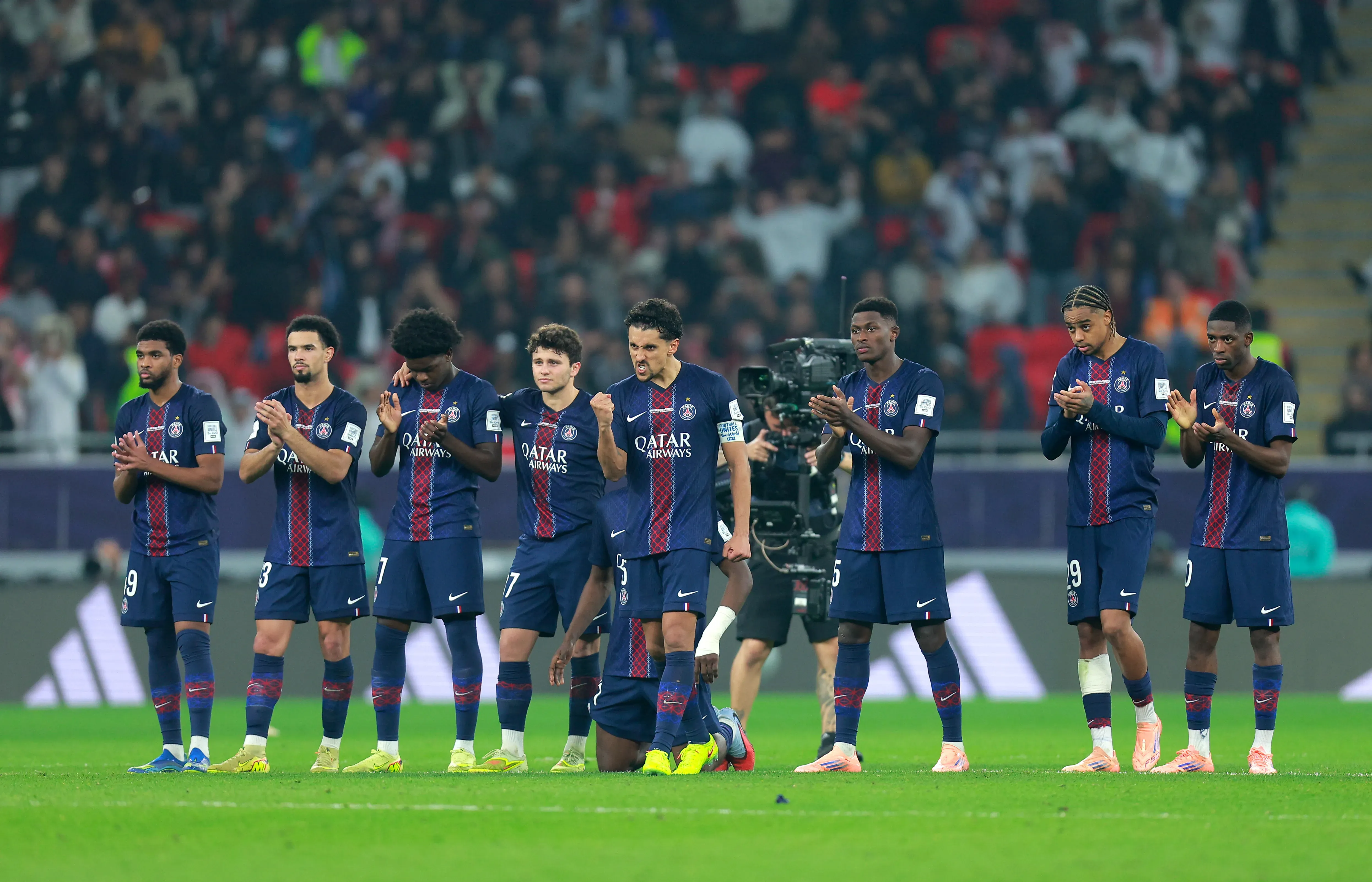 Jogadores do PSG comemoram a vitória na disputa de pênaltis – (Photo by Getty Images/Getty Images)