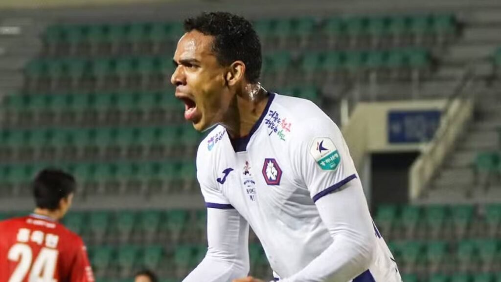 Pedro Vitor durante uma partida pelo Chungbuk Cheongju. Foto: Meusport