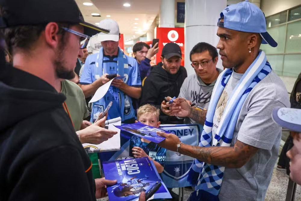 Atacante ‘bate na porta’ do Grêmio mais uma vez e deixa clima de expectativa nos bastidores