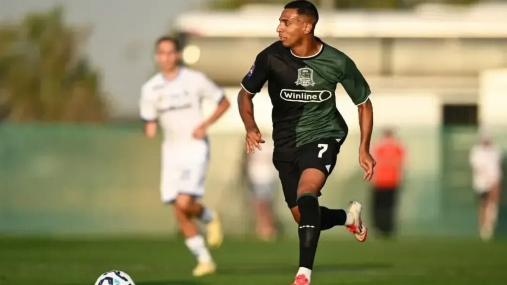 Athletico-PR sonda Victor Sá, do Krasnodar