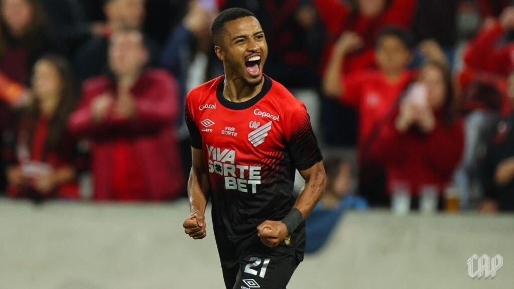 Athletico-PR deve escalar Leozinho contra Remo