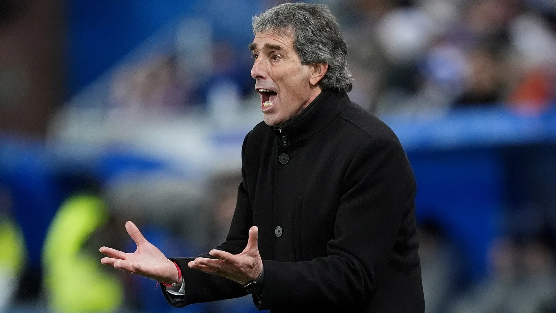 Guillermo Almada grita durante partida do Real Oviedo