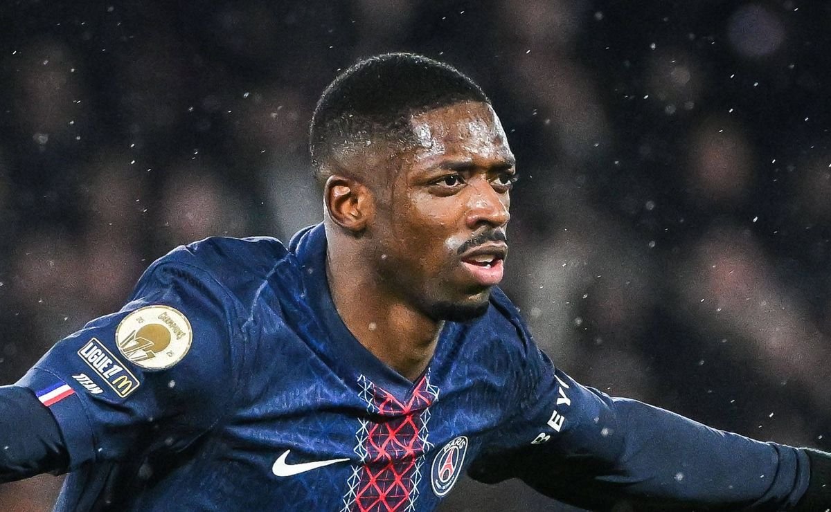 Ousmane Dembélé em ação durante a partida