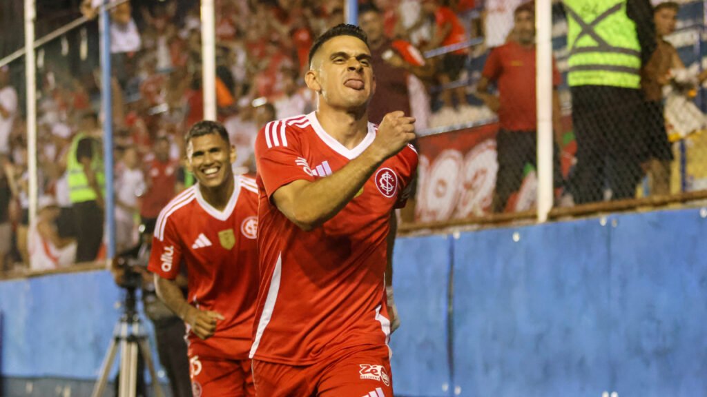 Inter aposta na força máxima e vive expectativa por reforço na estreia do time titular