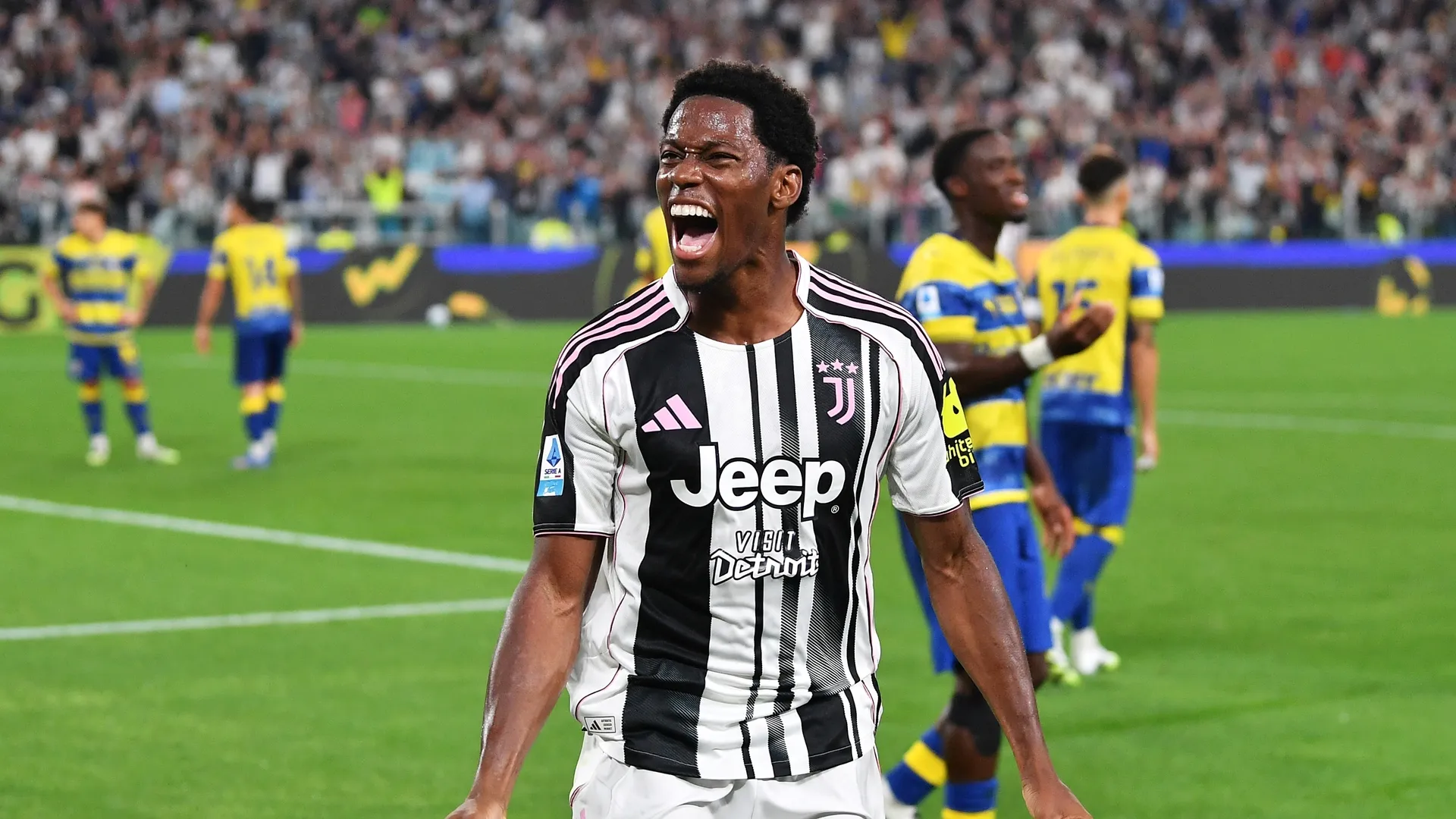 Jonathan David, alvo do Tottenham, comemorando gol pela Juventus. Foto: Valerio Pennicino/Getty Images
