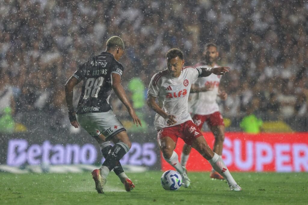 Inter é goleado pelo Vasco e vê o fantasma do rebaixamento mais perto