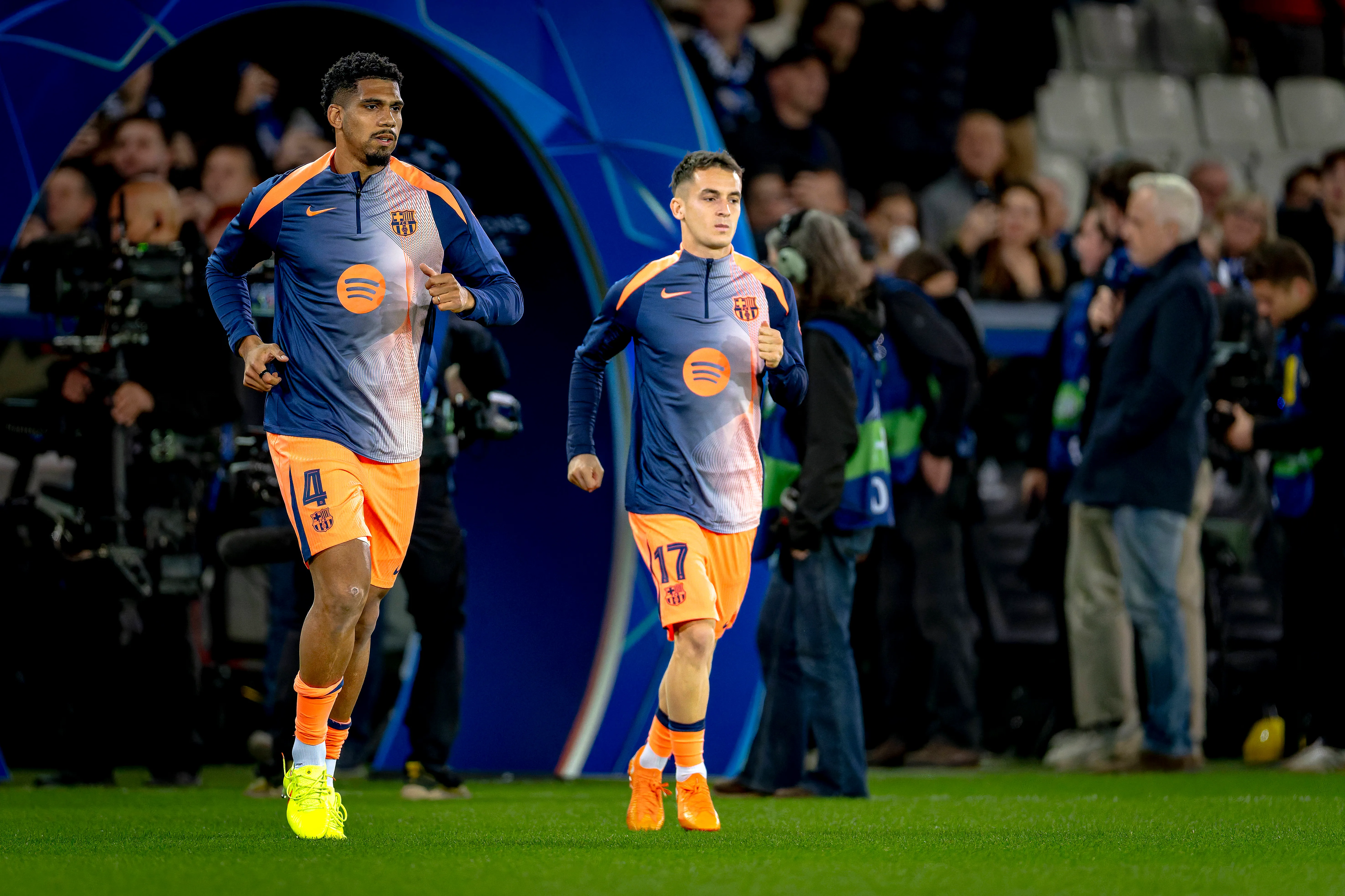 Ronald Araújo e Casadó, pelo Barcelona. Segundo o Football365, eles foram oferecidos ao Manchester United para ter Rashford.