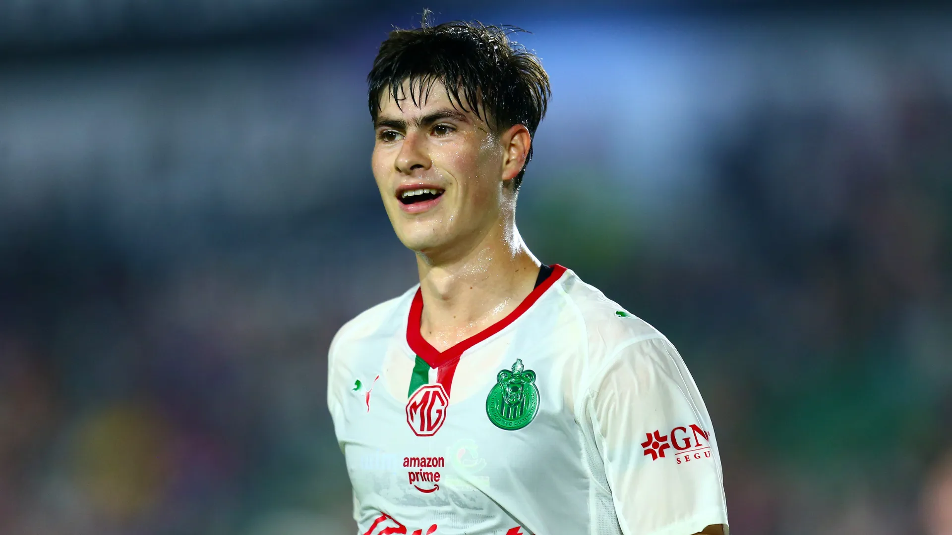 Armando González, atacante do Chivas, está na mira do Barcelona. (Foto: Sergio Mejia/Getty Images)