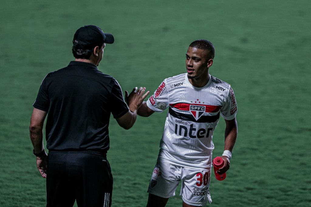 Foto: Heber Gomes/AGIF – Atacante jogou pelo São Paulo na época de Fernando Diniz.