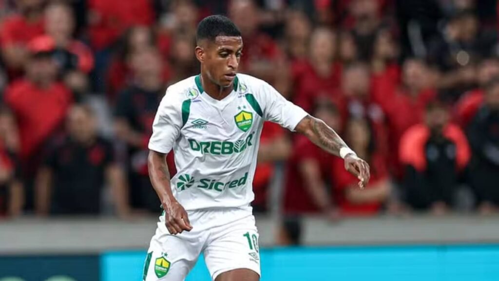 Max em ação pelo Cuiabá