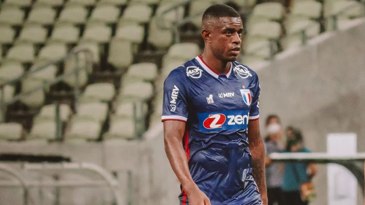 Marcelo Benevenuto em ação pelo Botafogo e Fortaleza