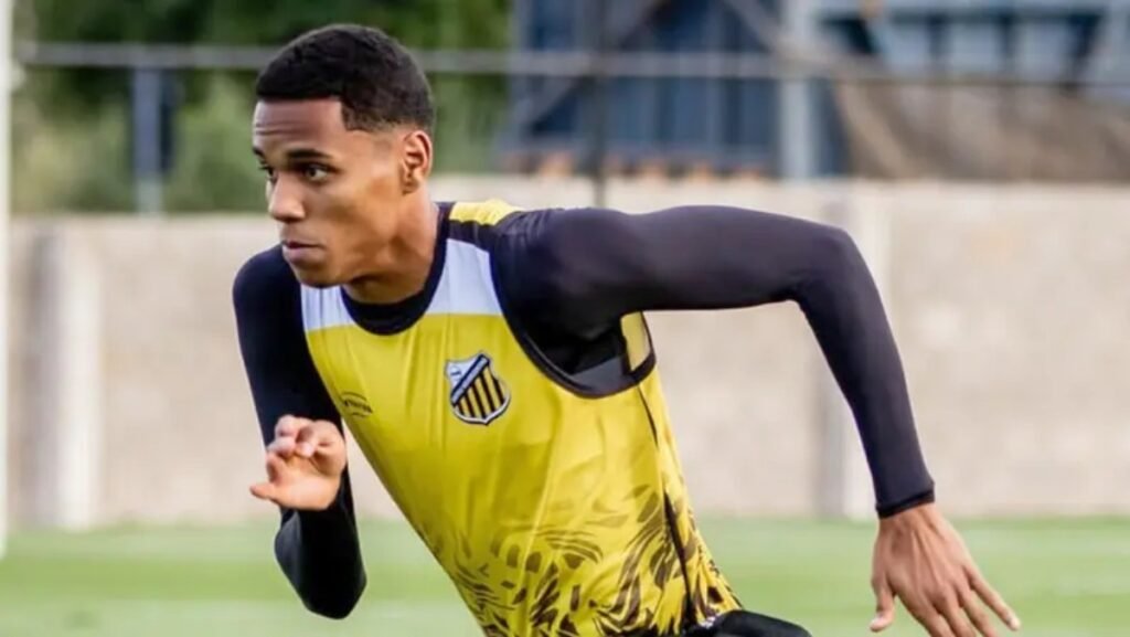 Dantas em ação pelo Novorizontino