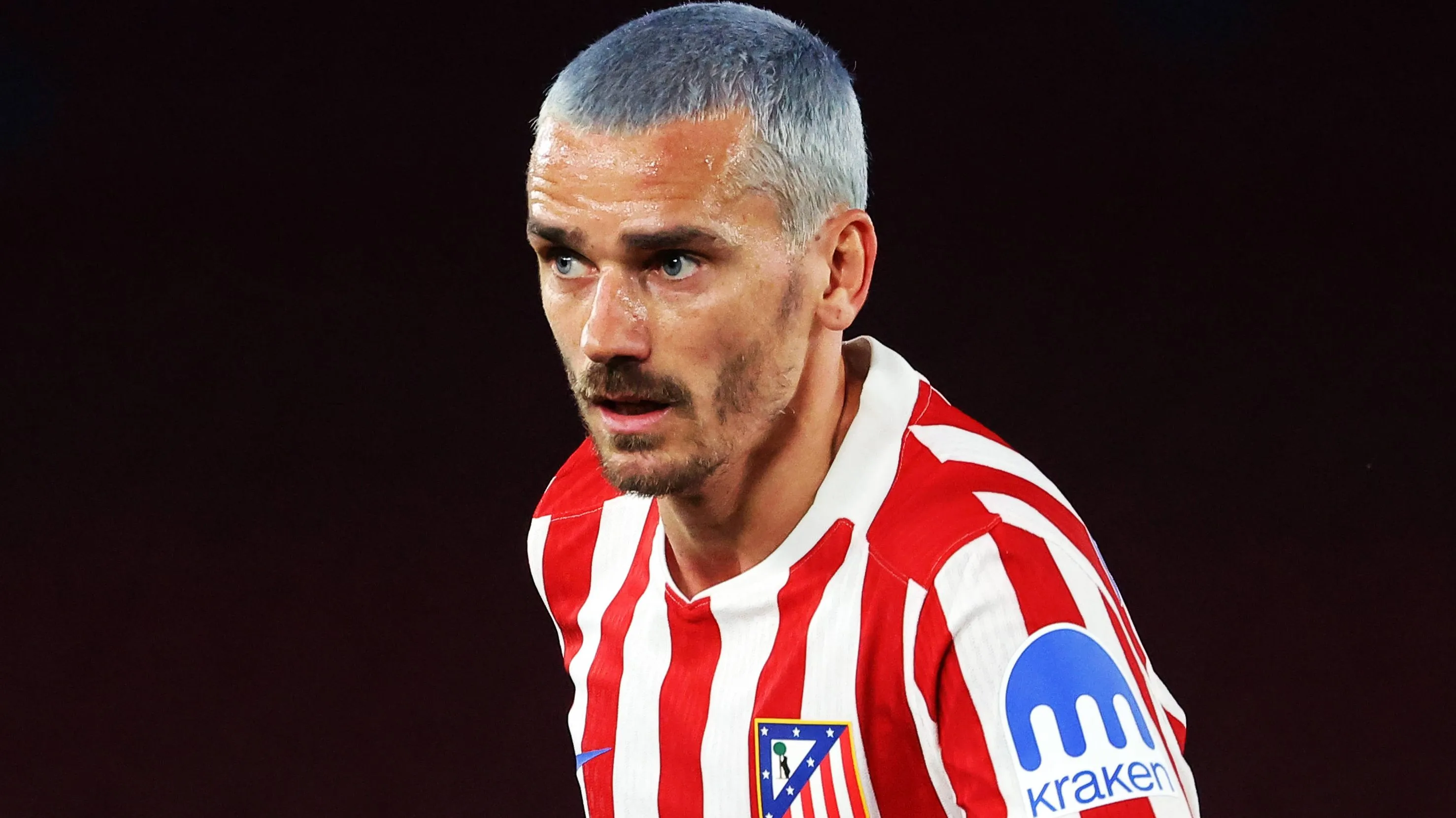 Griezmann, em campo, correndo