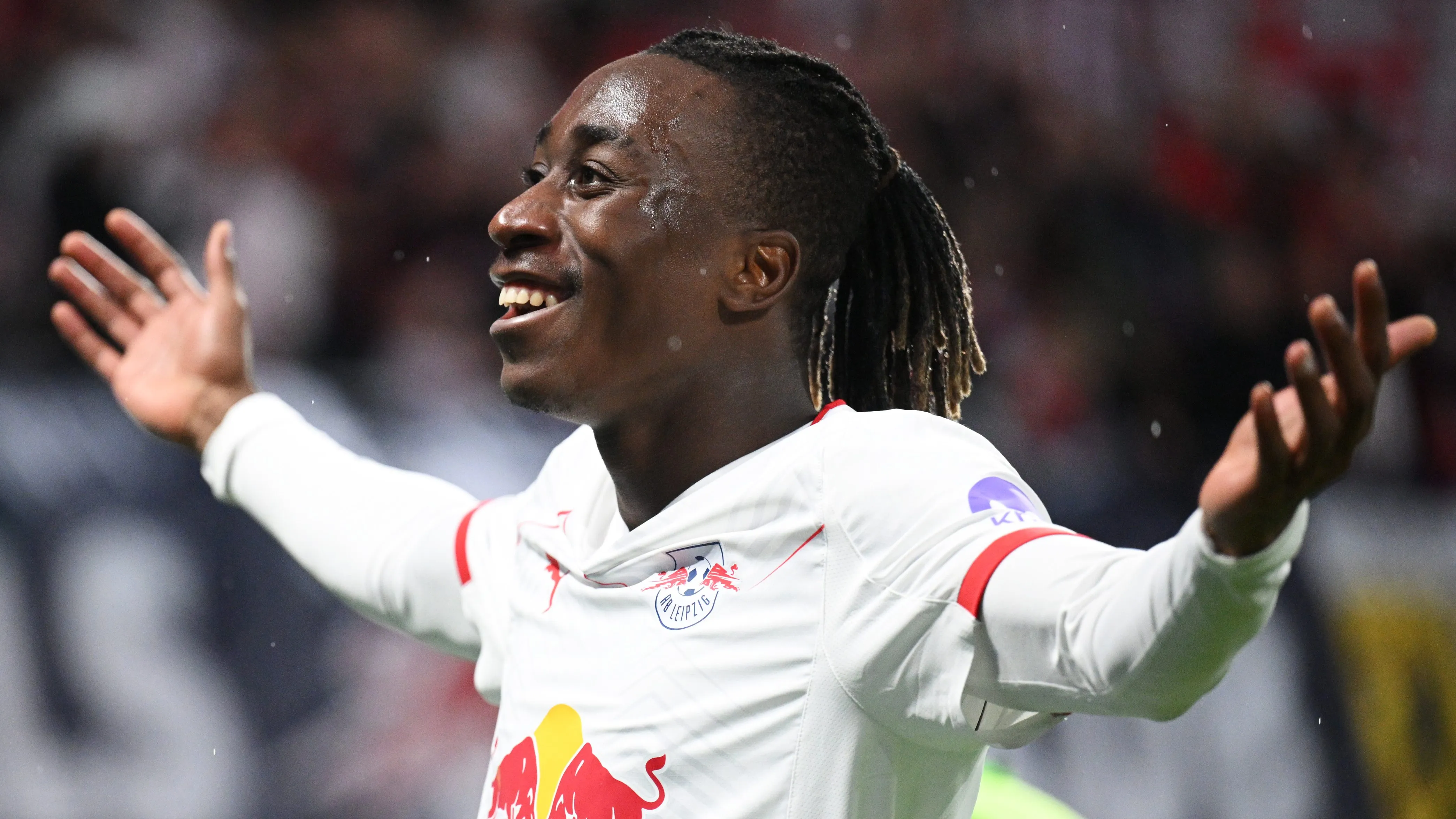 Yan Diomande em jogo do RB Leipzig. Foto: Stuart Franklin/Getty Images