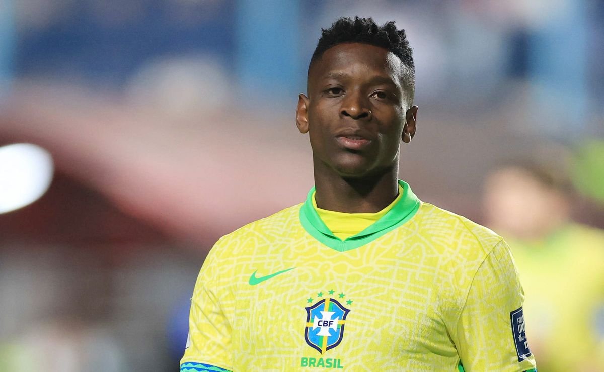 Luiz Henrique em ação durante amistoso contra a França