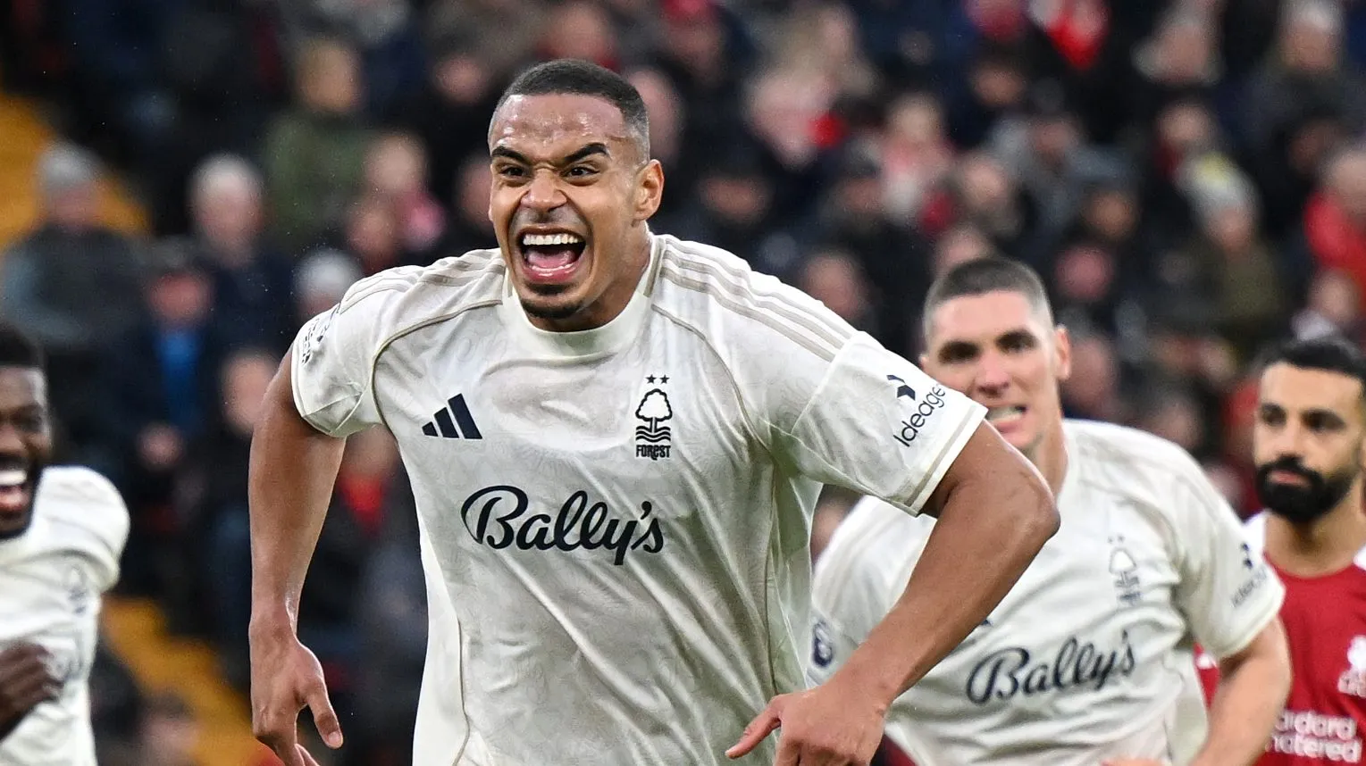 Murilo, jogador do Nottingham Forest e alvo Manchester United.