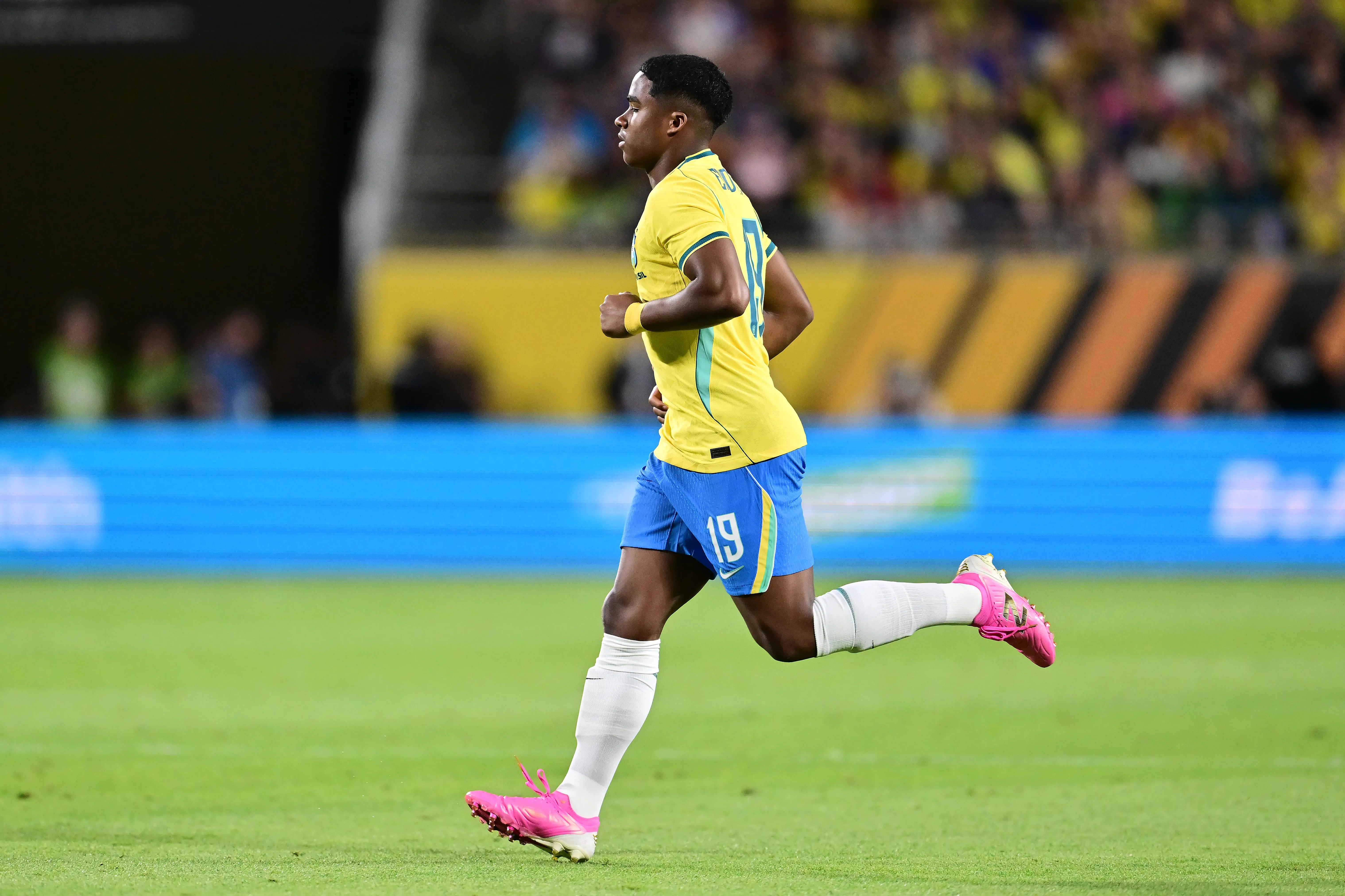 Endrick em jogo do Brasil. Foto: Julio Aguilar/Getty Images