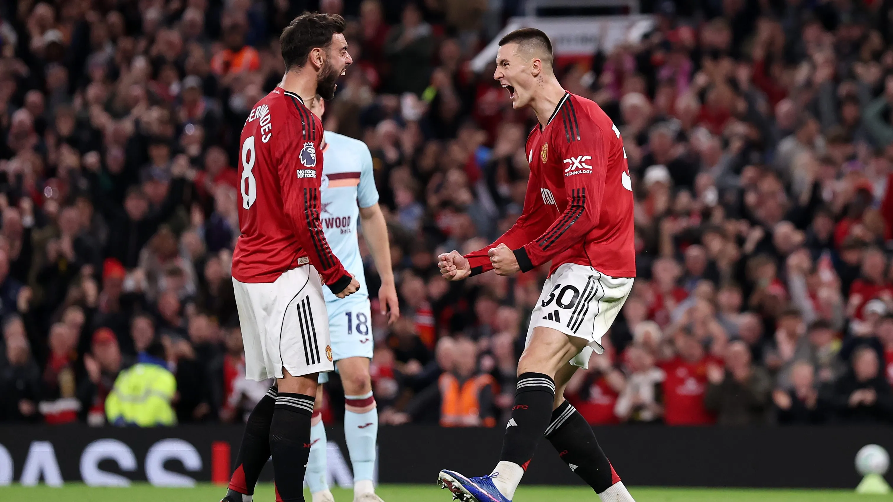 Bruno Fernandes comemorando gol do Manchester United. Foto: Naomi Baker/Getty Images