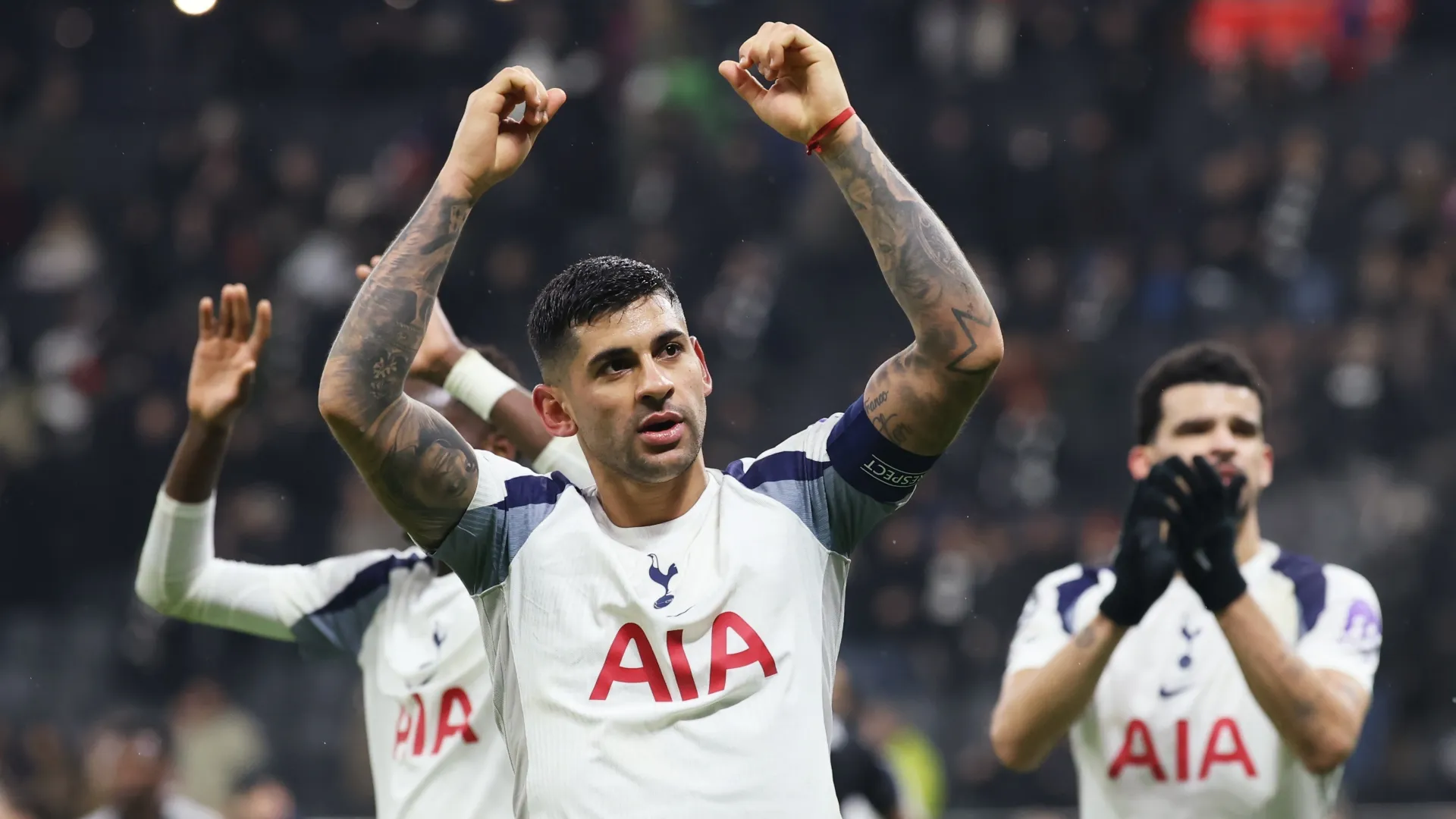 Cristian Romero em jogo do Tottenham. Foto: Alex Grimm/Getty Images