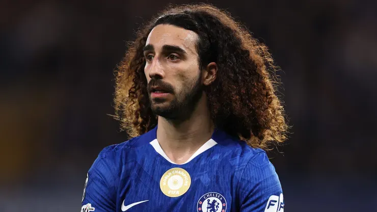 Marc Cucurella em jogo do Chelsea (Foto: Ryan Pierse/Getty Images)