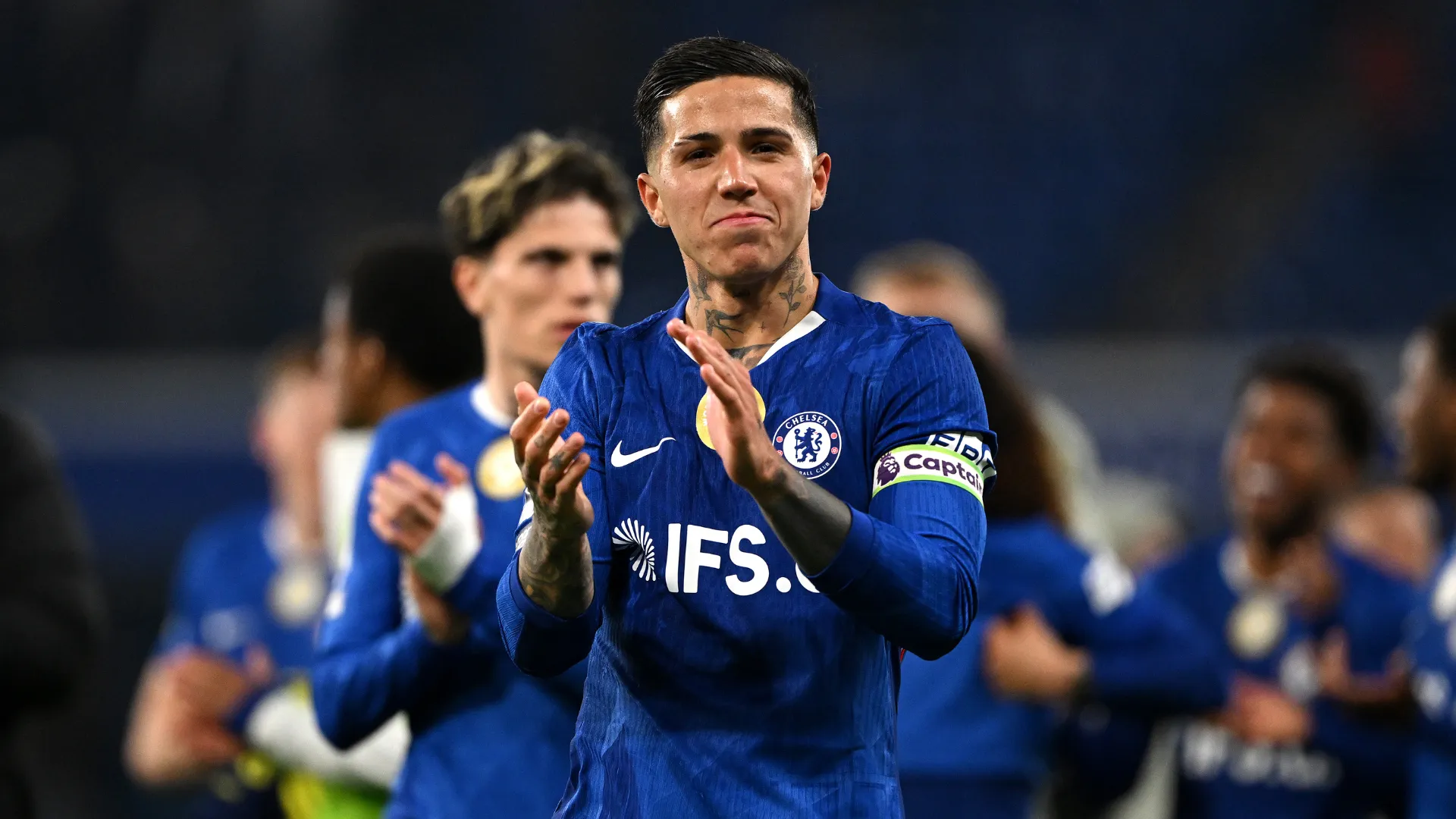 Enzo Fernández, capitão do Chelsea. (Foto: Shaun Botterill/Getty Images)