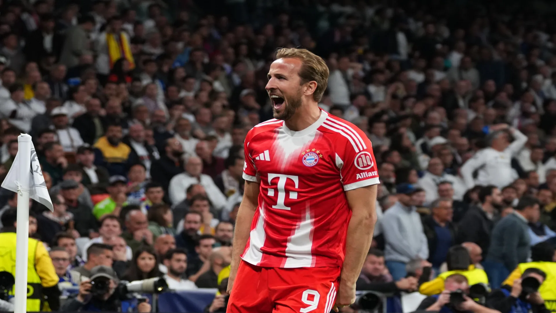 Harry Kane comemorando gol pelo Bayern – Aitor Alcalde/Getty Images