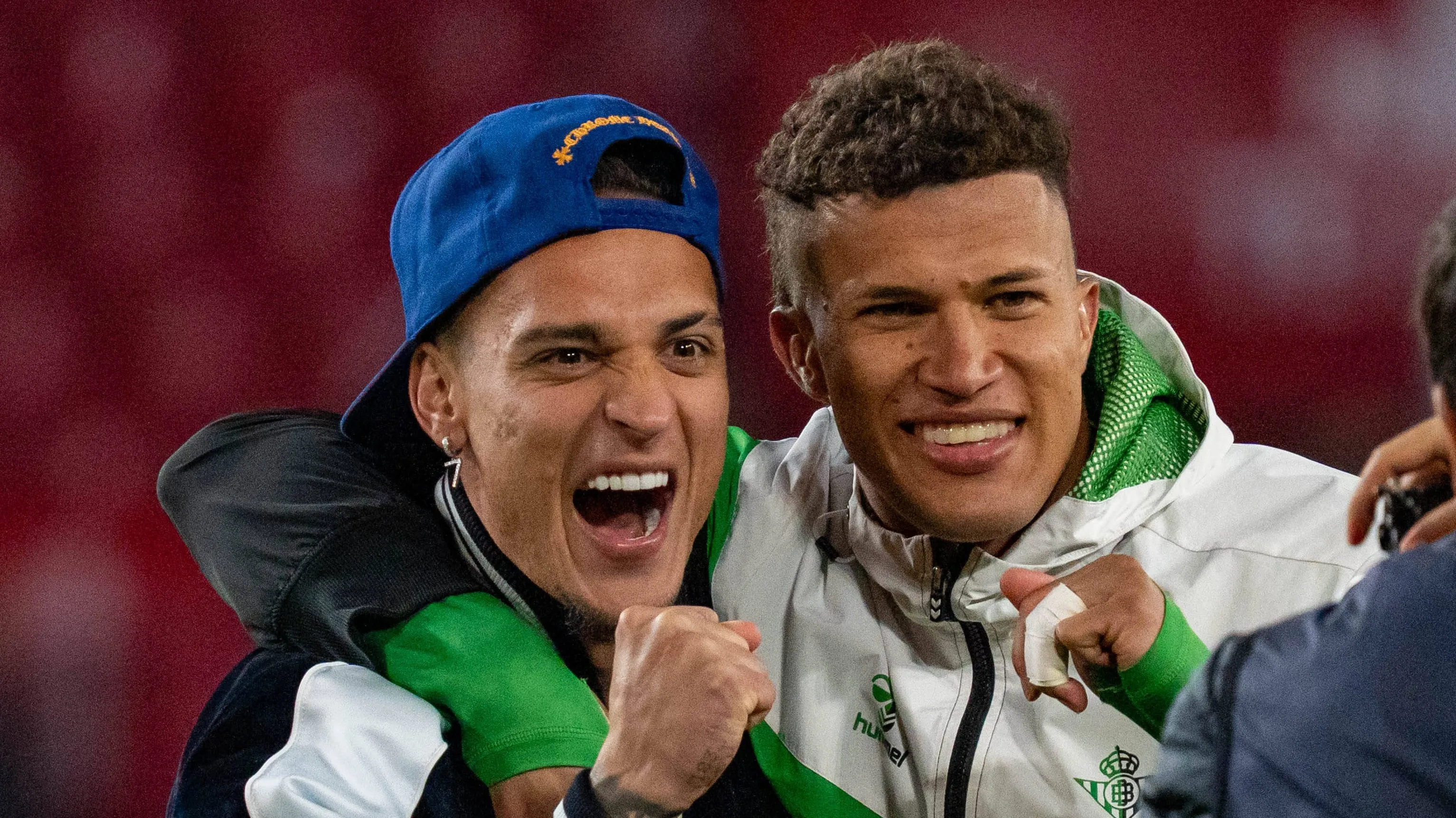 Nelson Deossa, do Real Betis, e Antony