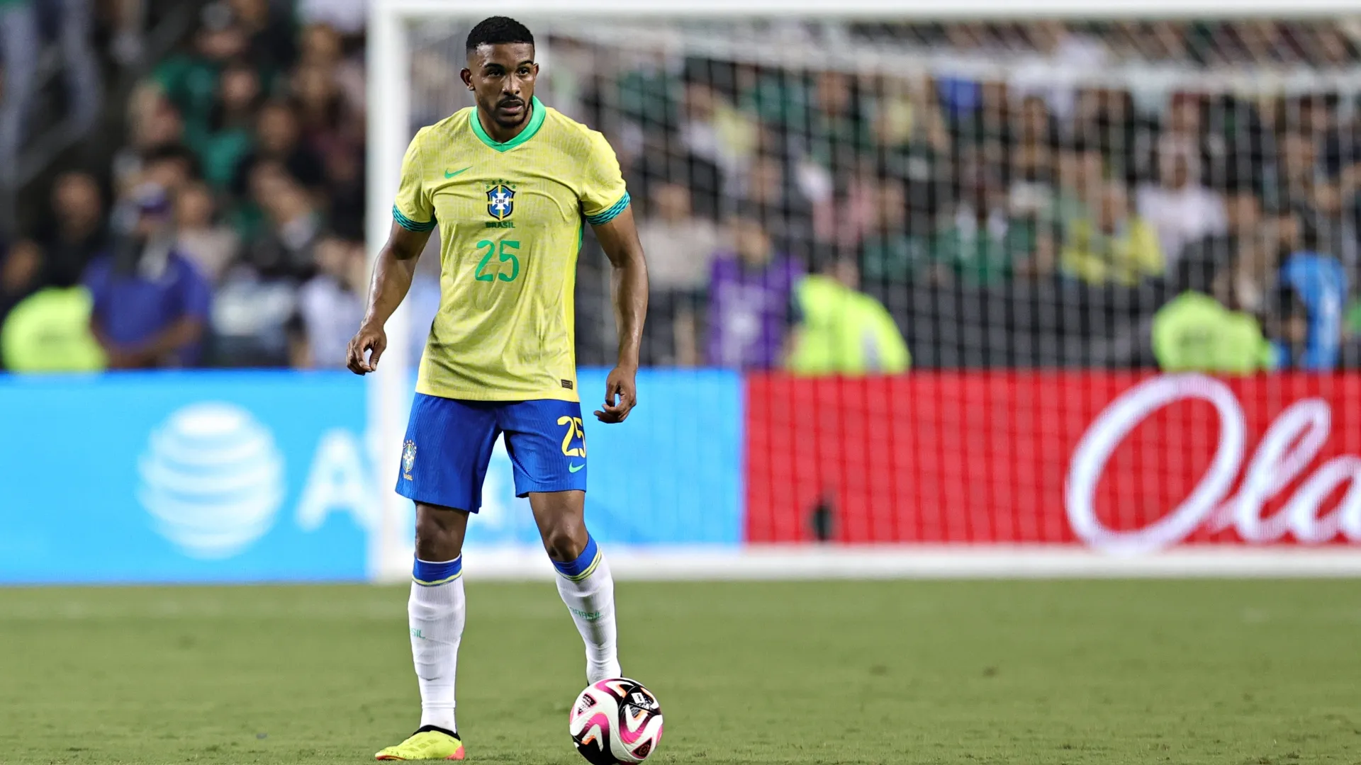 Bremer em jogo da Seleção Brasileira. Foto: Omar Vega/Getty Images