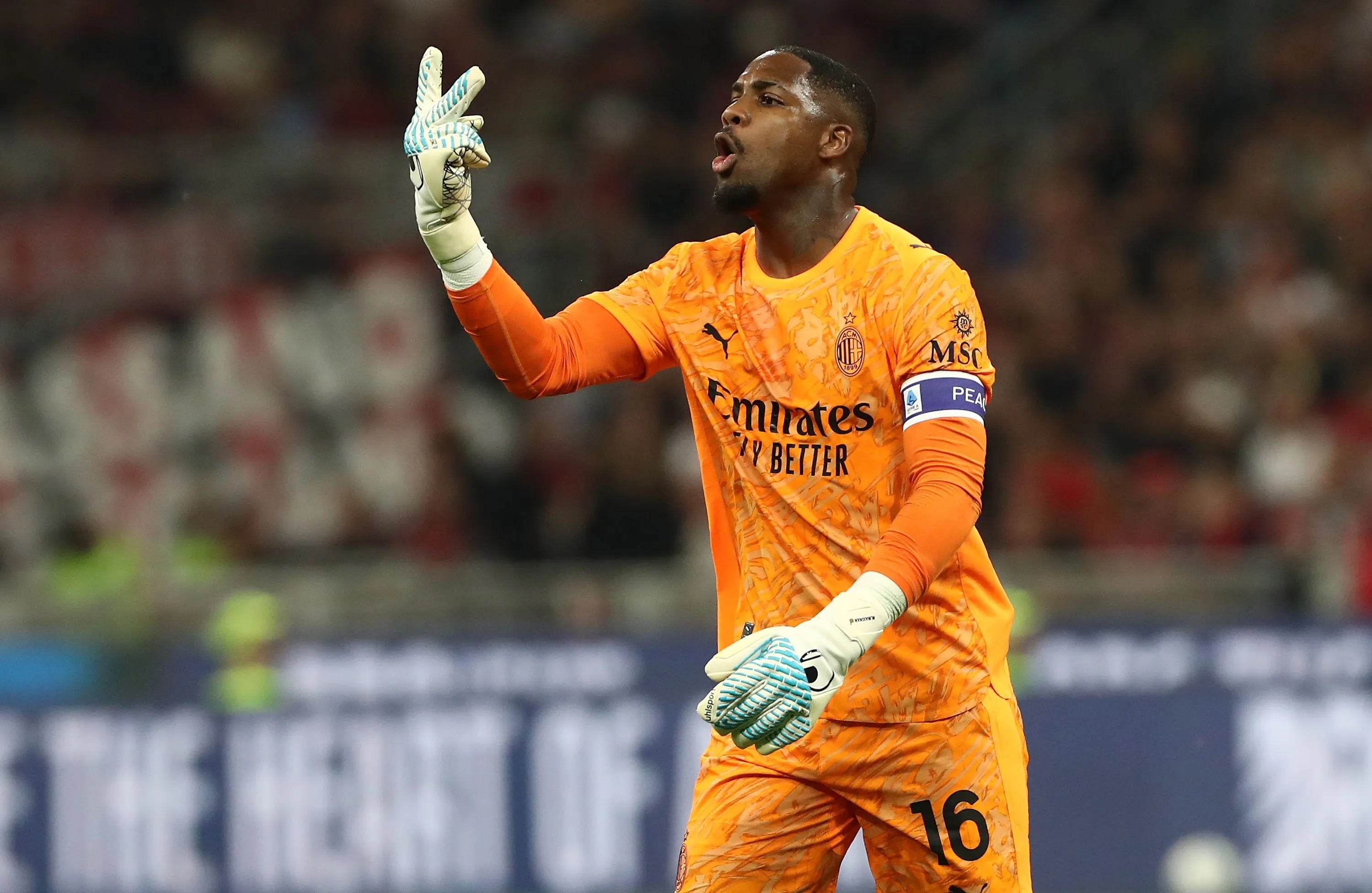 Maignan em ação pelo Milan. (Foto: Marco Luzzani/Getty Images)