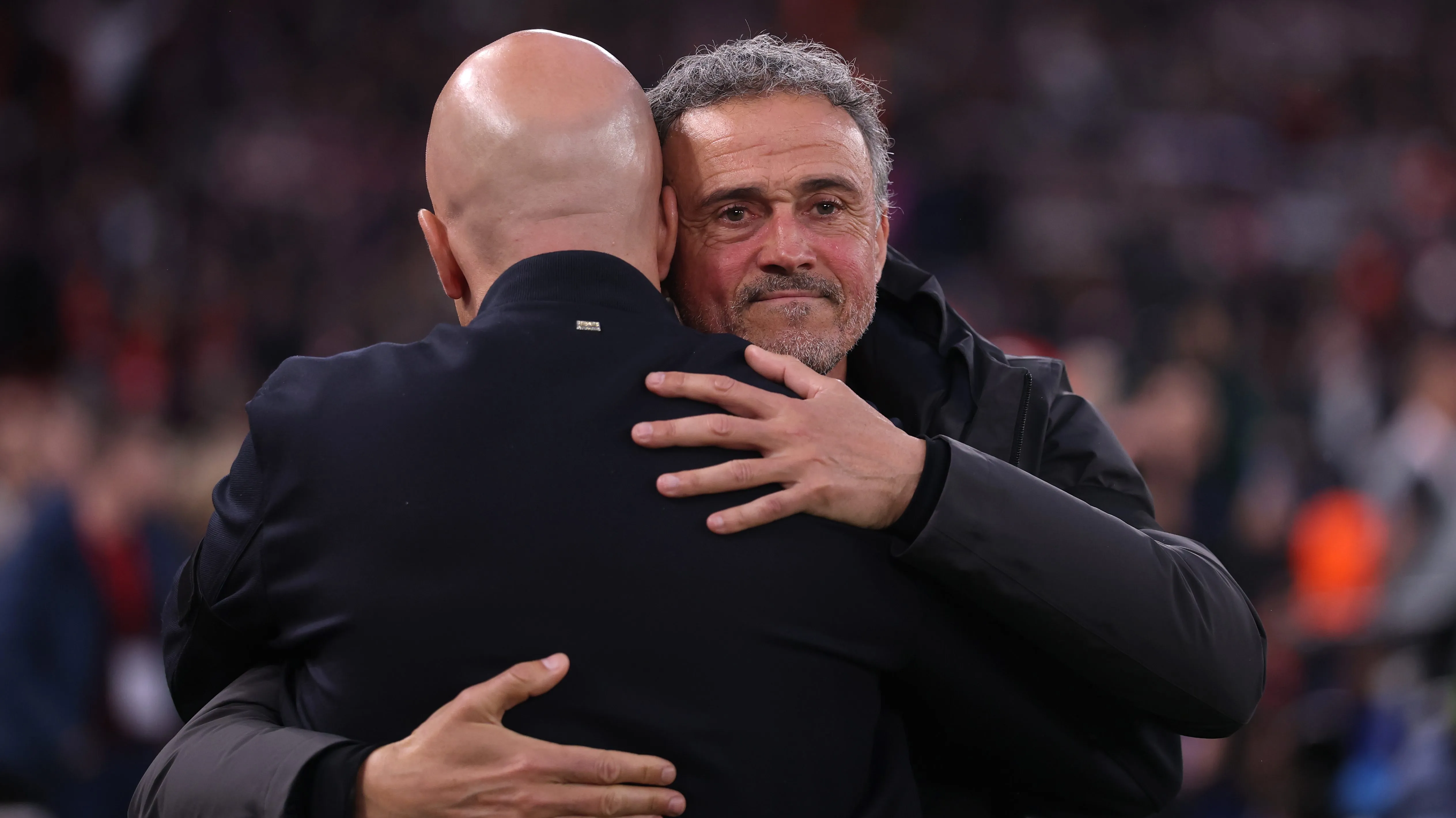 Luis Enrique e Arne Slot em Liverpool x PSG. Foto: Carl Recine/Getty Images