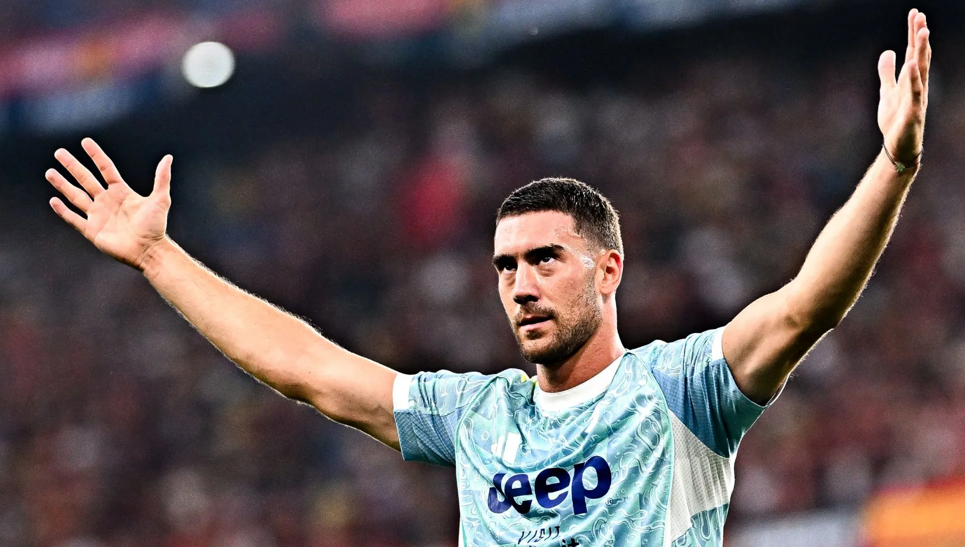 Vlahovic durante partida da Juventus. Foto: Simone Arveda/Getty Images