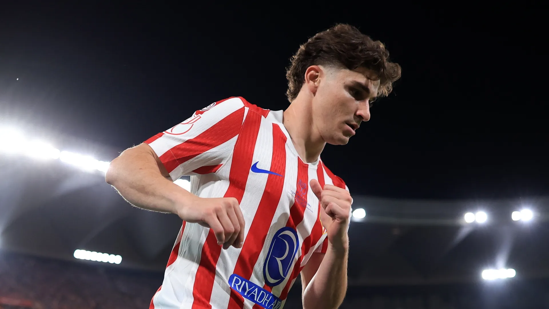 Julián Alvarez, atacante do Atlético de Madrid, está na mira do Real Madrid.