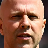 Arne Slot, ex-Liverpool, é o favorito para comandar o Milan