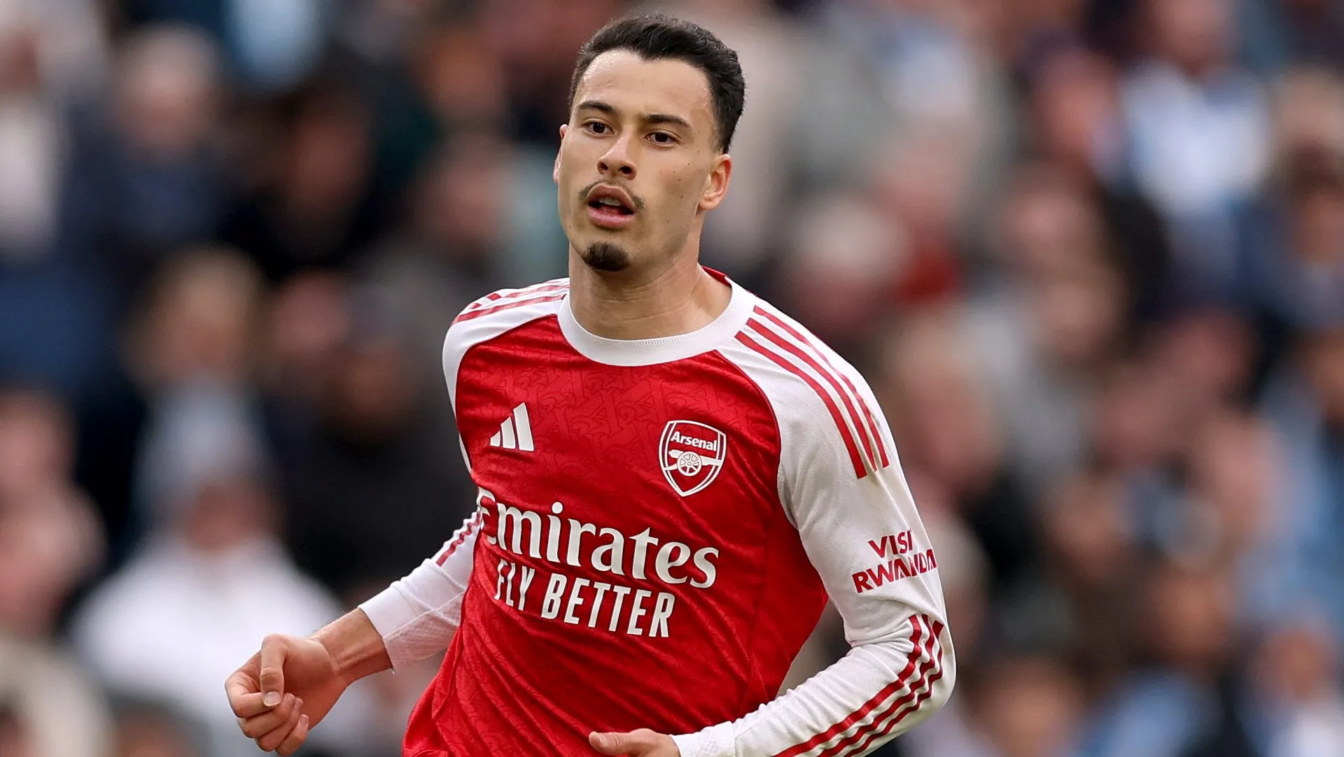 Gabriel Martinelli, do Arsenal, é alvo do PSG
