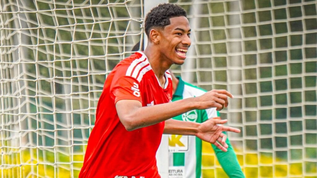 Athletico-PR busca Pedro Kauã do Inter