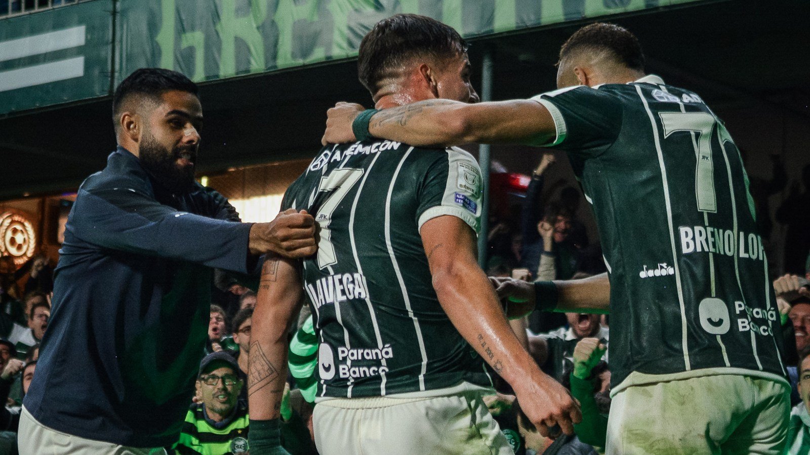 Coritiba vence Bahia pelo Brasileirão