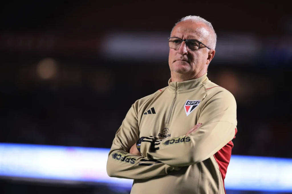 Dorival quer ex-Corinthians no São Paulo.