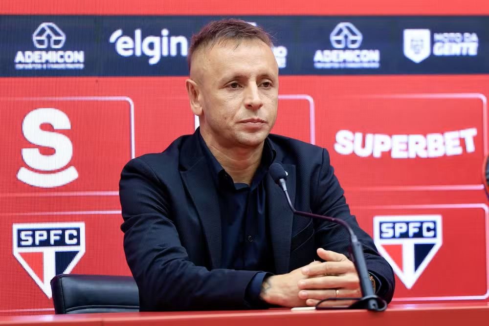 Rafinha é o gerente de futebol do São Paulo — Foto: Marcello Zambrana/AGIF